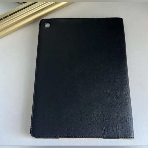 NWOT | Michael Kors | Leather Tablet Case | Black w/ Cream Interior & Gold Logo - Picture 3 of 8